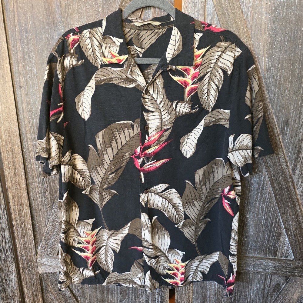 Paradise Collection Shirt Men's Size Medium Black Floral Tropical Button Up Silk